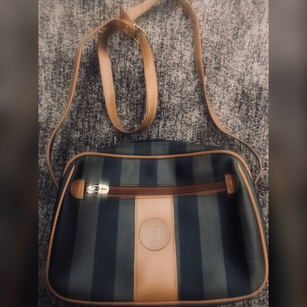 Cute brown/tan purse